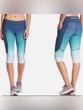 Athleta Dobby Be Free Fade Out Capri Leggings Women’s Medium Blue Green Ombre